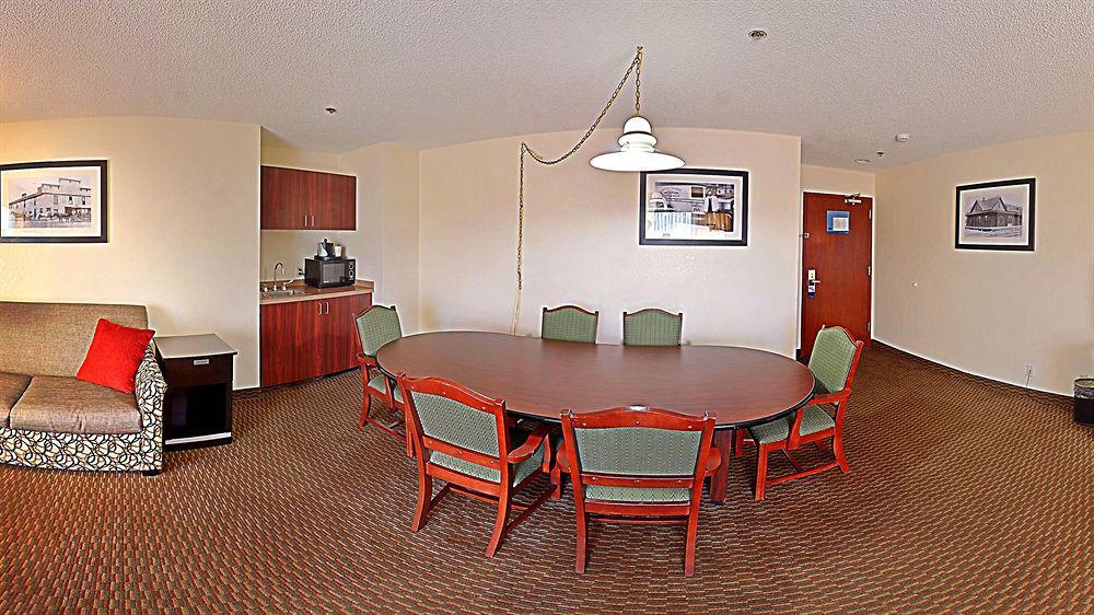 Hotel Hampton 3*