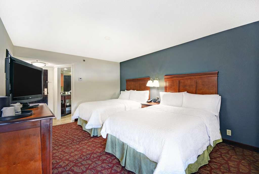 Hotel Hampton 3*