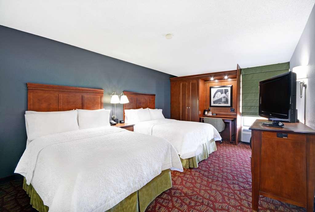 Hampton 3*