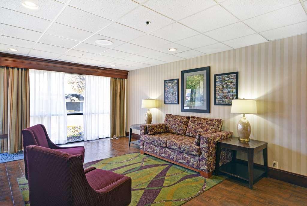 Hampton 3* Athens