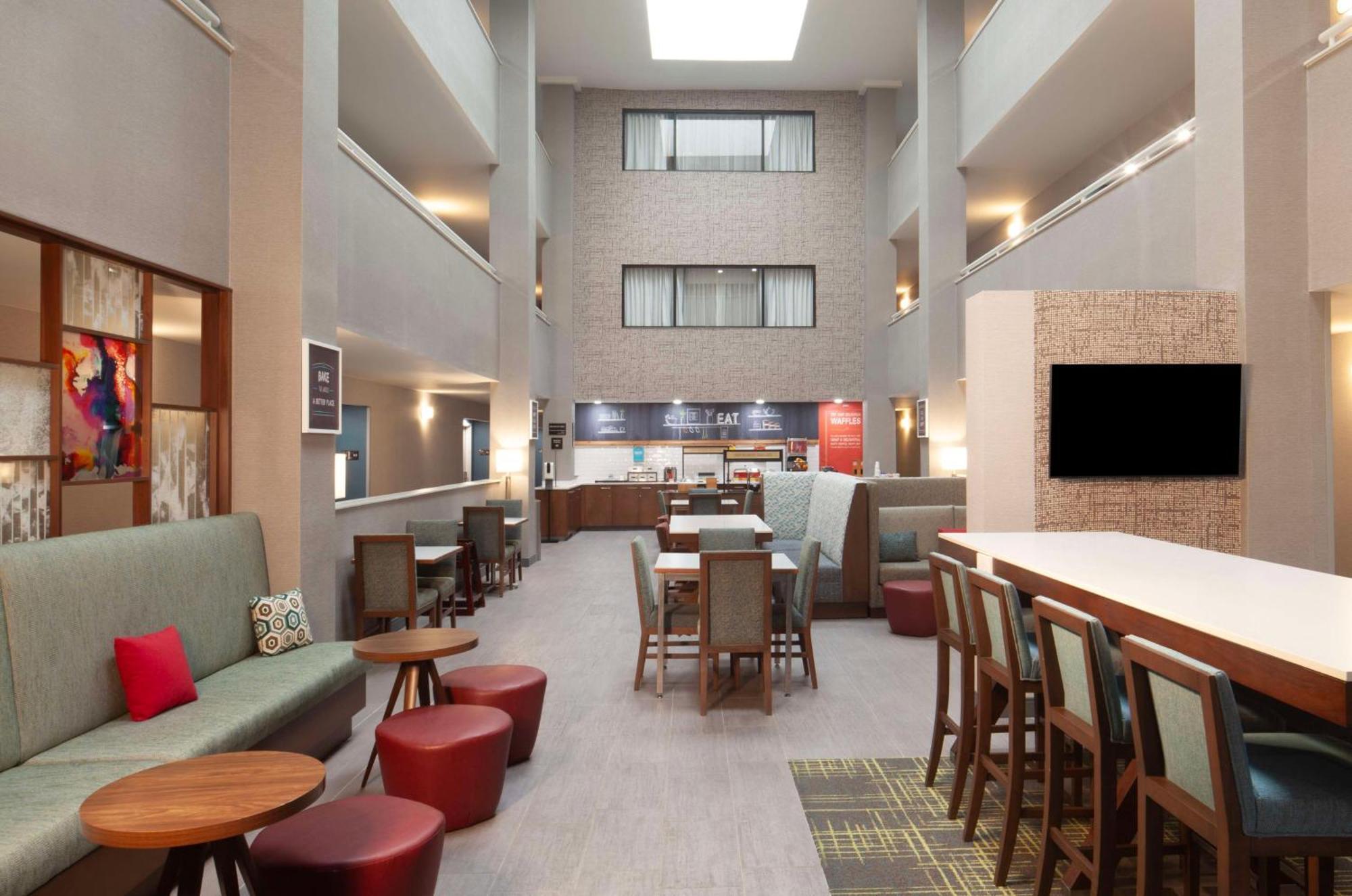 Hampton Hotel 3*